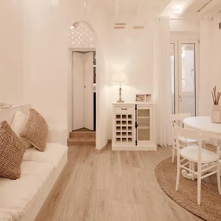 Vatican Borgo Pio Luxury Apartment